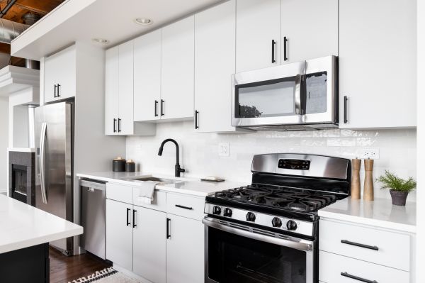 Cabinet Restyling in Bedford